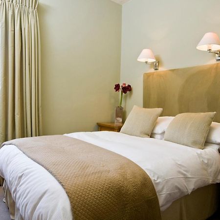 The Bell Hotel 샌드위치 외부 사진