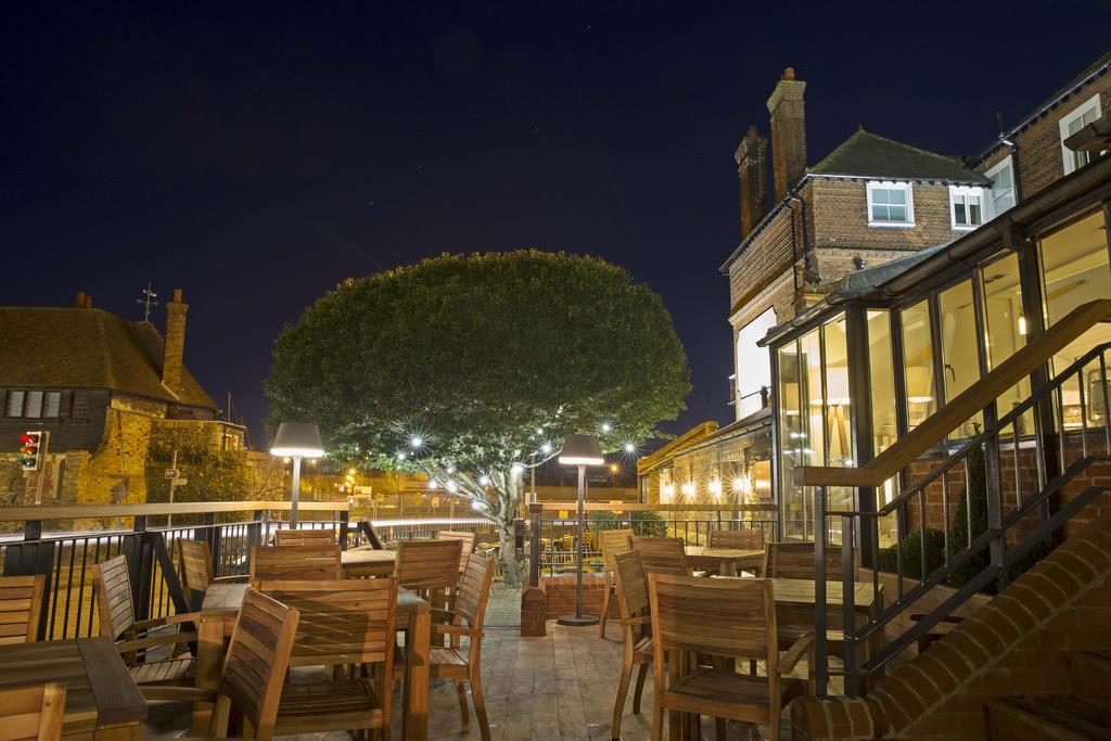 The Bell Hotel 샌드위치 외부 사진