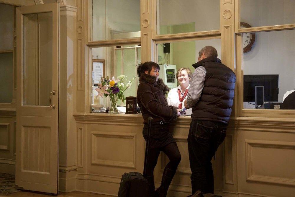 The Bell Hotel 샌드위치 외부 사진