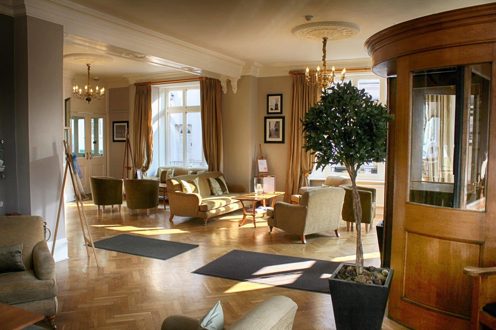 The Bell Hotel 샌드위치 외부 사진