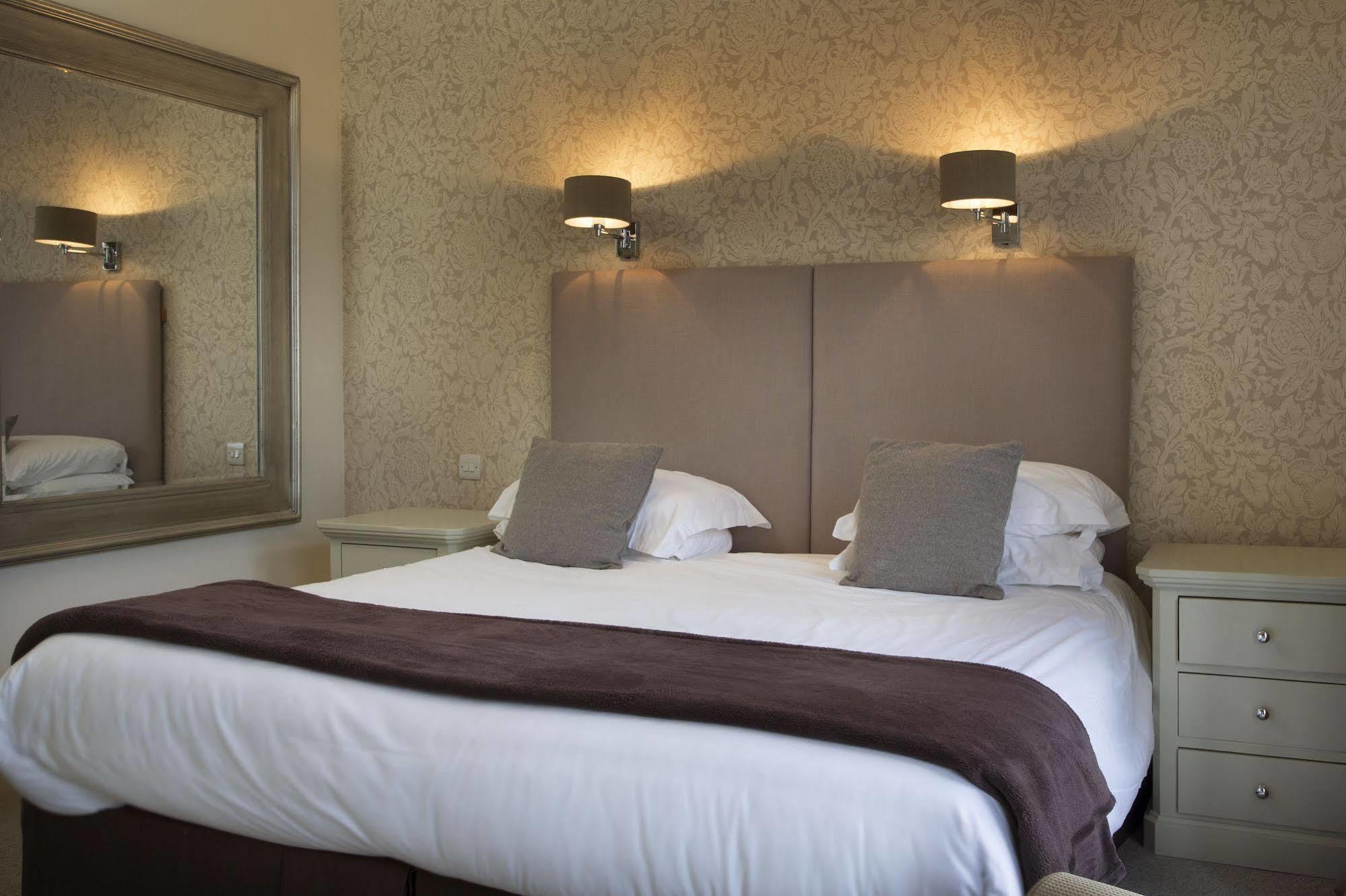The Bell Hotel 샌드위치 외부 사진