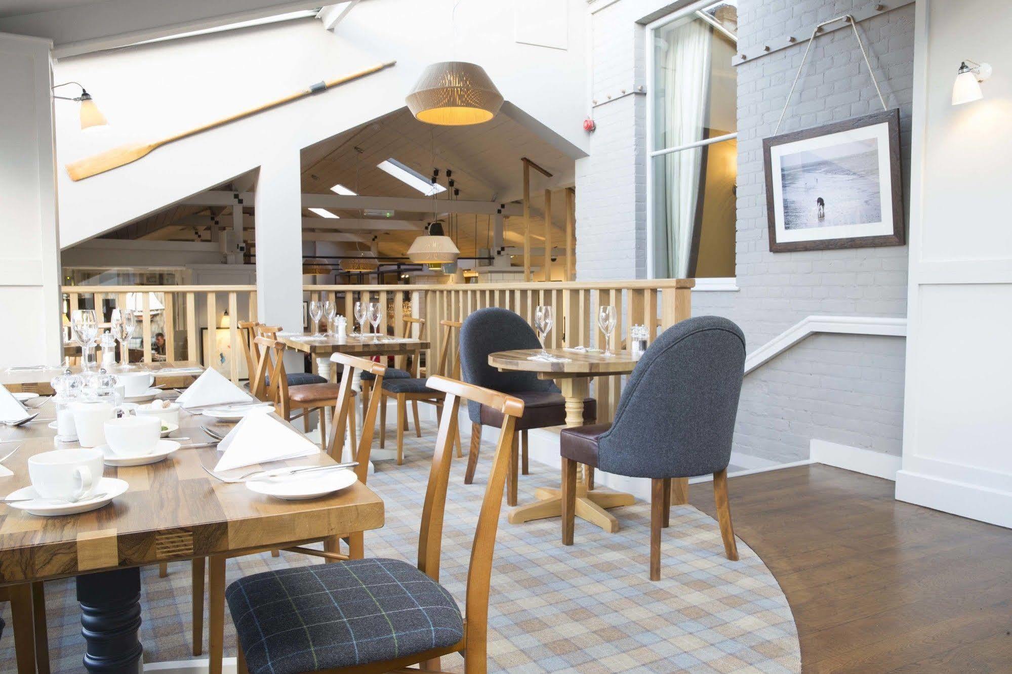 The Bell Hotel 샌드위치 외부 사진
