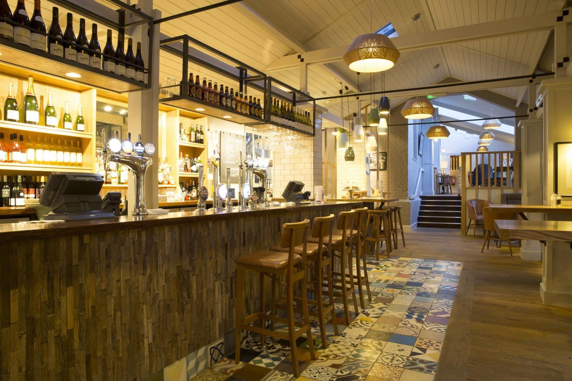 The Bell Hotel 샌드위치 외부 사진