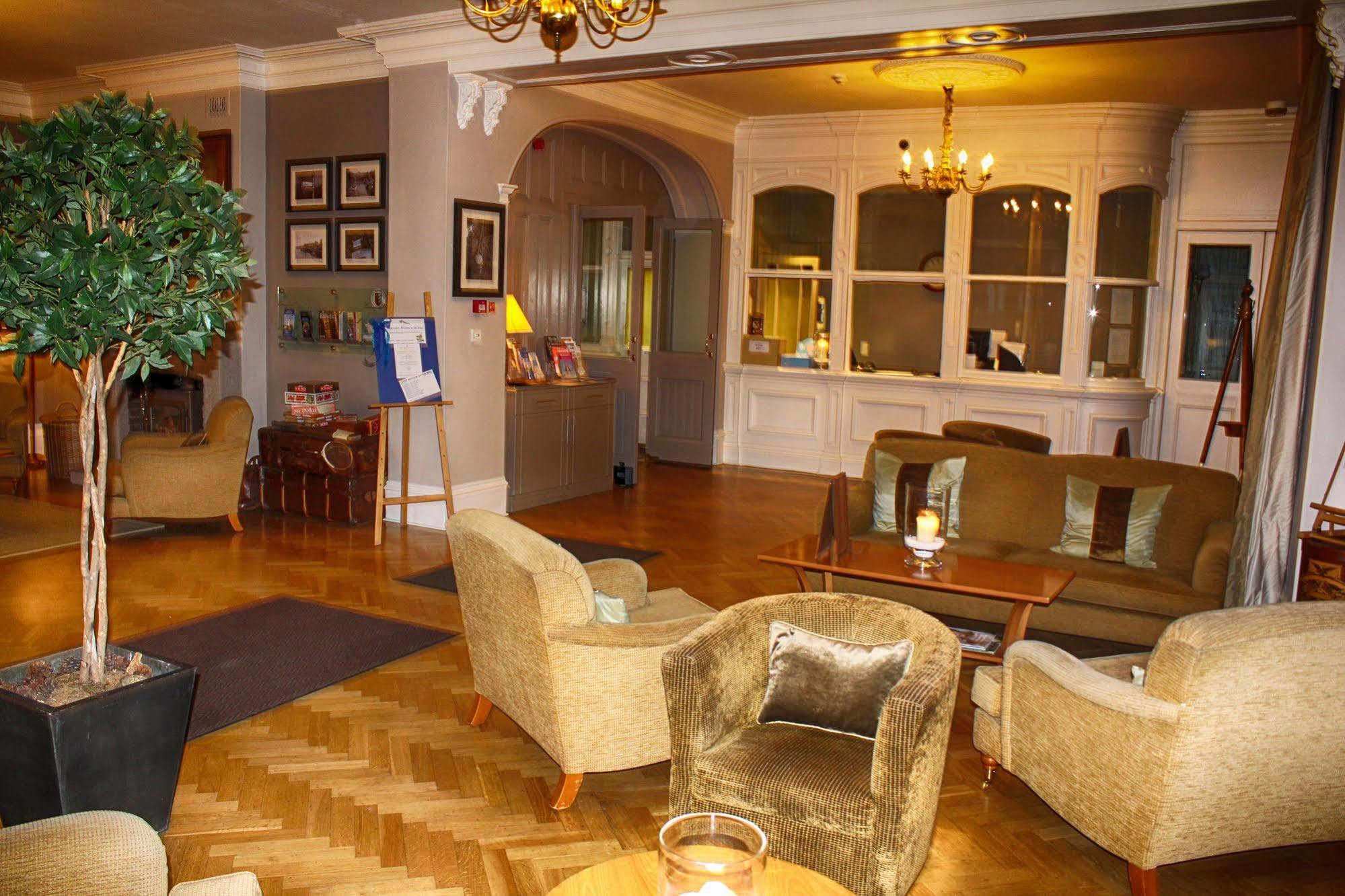 The Bell Hotel 샌드위치 외부 사진